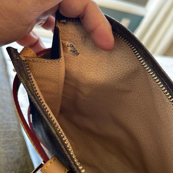 Louis Vuitton Toiletry #26 bah with carrier. - Picture 6 of 10